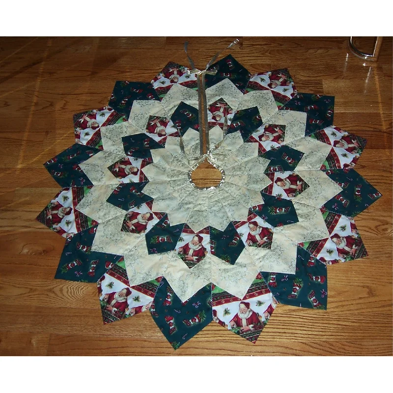 Dresden Plate Christmas Tree Skirt GR-102e - Downloadable Pattern