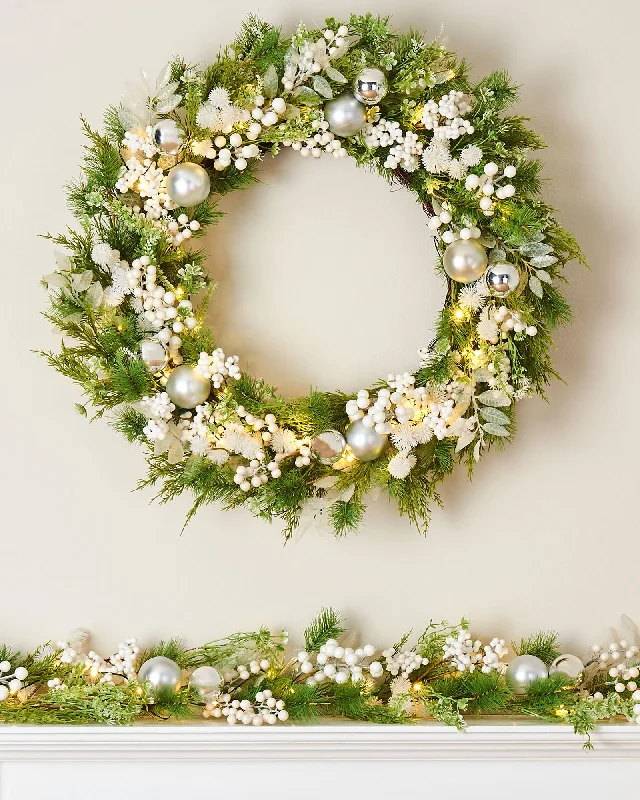 Pre-Lit White Berry Mixed Tip Wreath, 76 cm