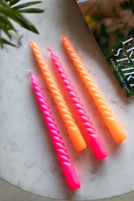 Set of 4 Twisted Dinner Candles in Hot Pink & Orange